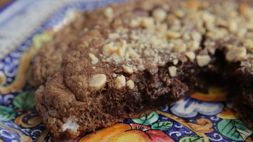 Рецепт шоколадного омлета с орехами