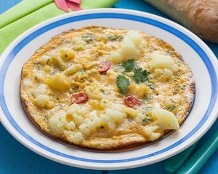 Вкусный омлет с цветной капустой и томатной пастой