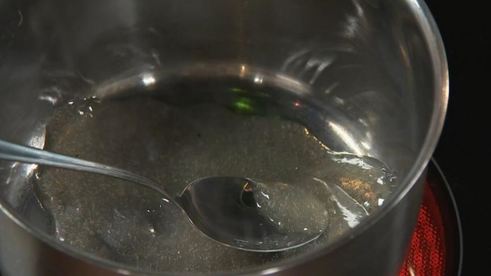 деревенский паштет с маринованным виноградом и персиками