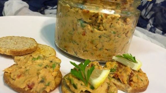 Рецепт Паштета из белой фасоли с вялеными помидорами