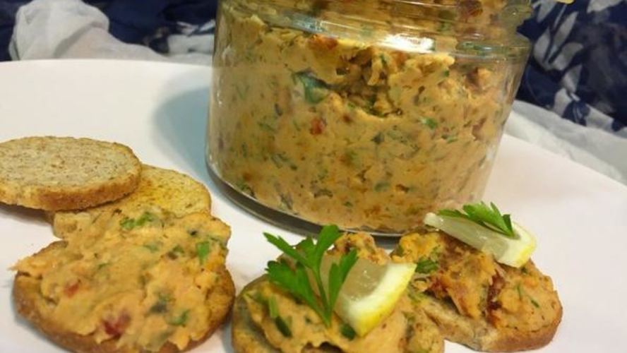 Рецепт паштета из белой фасоли с вялеными помидорами