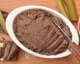 Паштет из куриной печени с черносливом и грецкими орехами