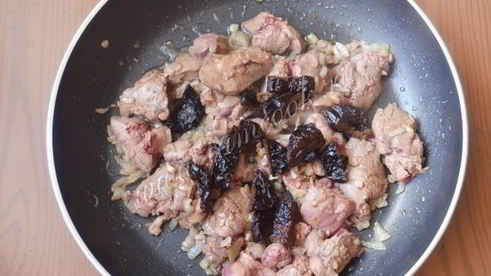 паштет из куриной печени с черносливом и грецкими орехами