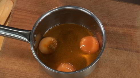 утиный паштет с соусом из каперсов