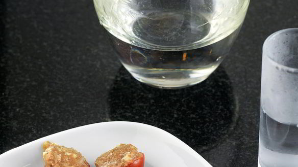 Рецепт Помидоров черри, фаршированные пастой с чесноком