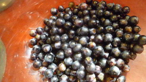 помидоры с виноградом и сладким перцем