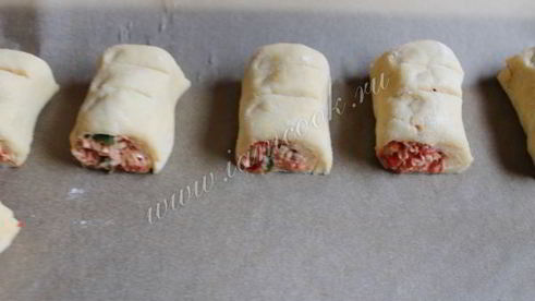 роллы из теста с тунцом