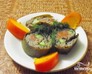 Роллы с виноградными листьями