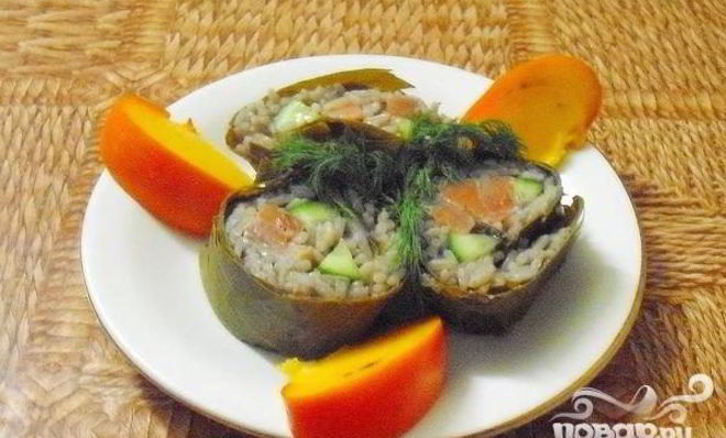 Роллы с виноградными листьями