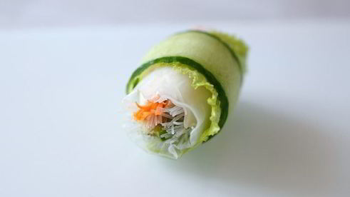 спринг-роллы с кальмарами и тунцом