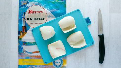 спринг-роллы с кальмарами и тунцом