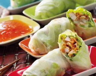 Азиатские рулетики с куриным филе и овощами