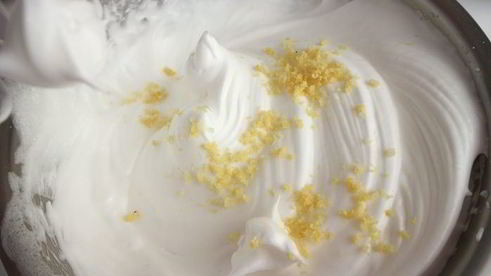 бисквитный рулет из тыквенных семечек