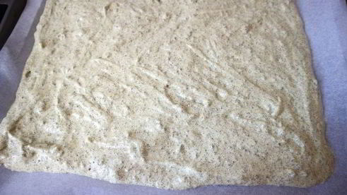 бисквитный рулет из тыквенных семечек