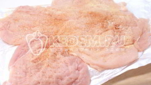 куриный рулет с укропом и брусникой