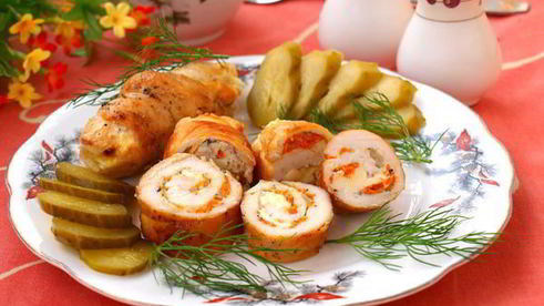 куриные рулетики с плавленным сыром