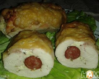 Куриные рулеты с сыром и венскими колбасками