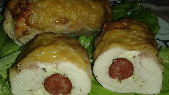 Рецепт Куриных рулетов с сыром и венскими колбасками