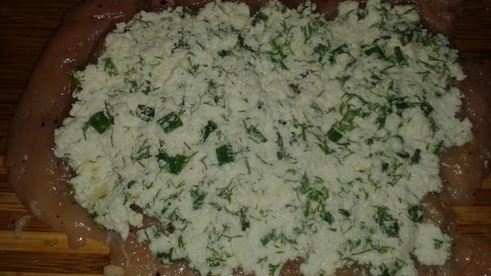 куриные рулеты с сыром и венскими колбасками