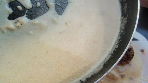 мясной рулет с грибами и кабачком