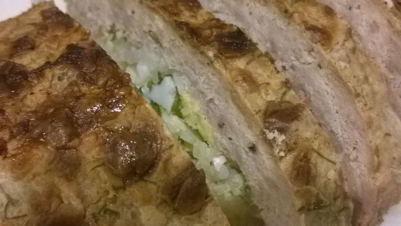 Рецепт Мясного рулета с яйцами с сырной корочкой