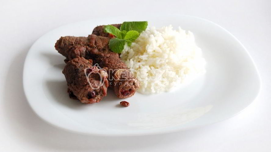 Рецепт мясных рулетов с клюквой