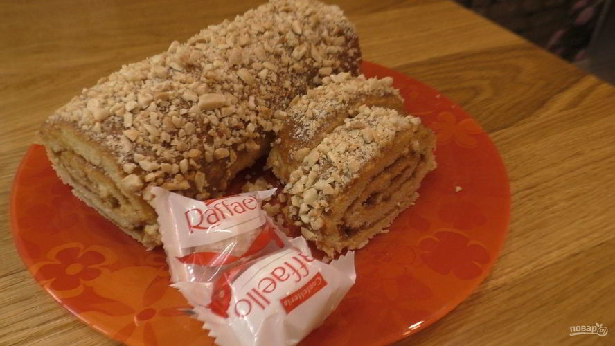 Рецепт орехового рулета с вареной сгущенкой