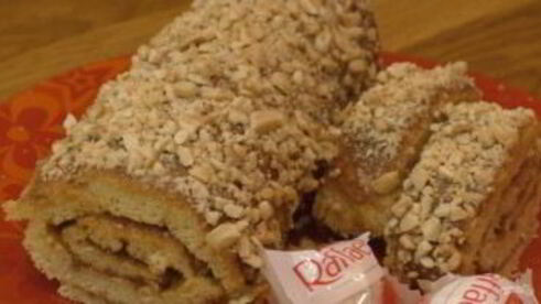 ореховый рулет с вареной сгущенкой