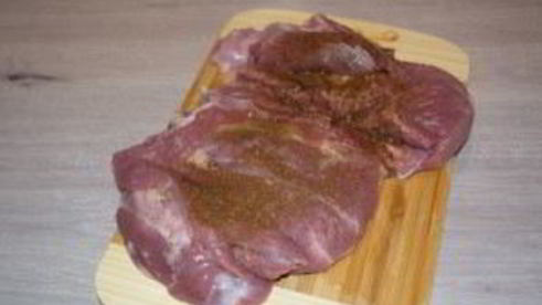 рулет из индейки с изюмом