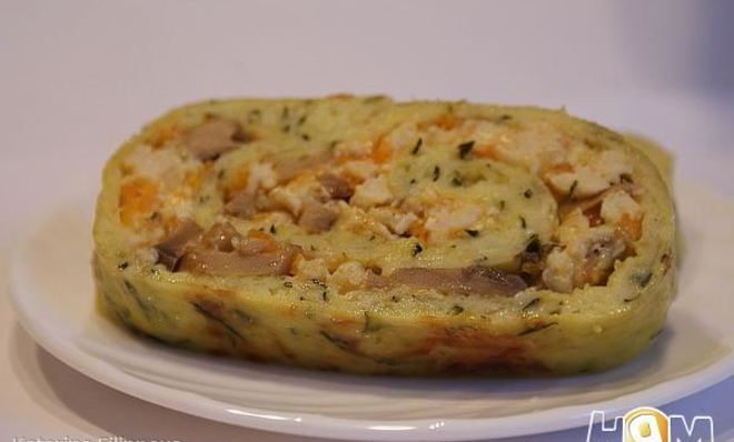 Рулет из кабачка с курицей и грибами