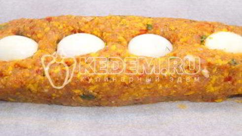 рулет из курицы с овощами и яйцами