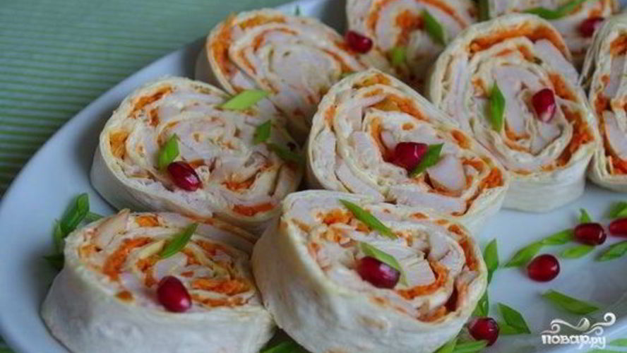 Рецепт рулета из лаваша, курицы и корейской моркови