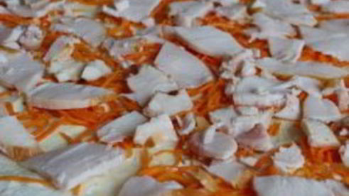 рулет из лаваша, курицы и корейской моркови