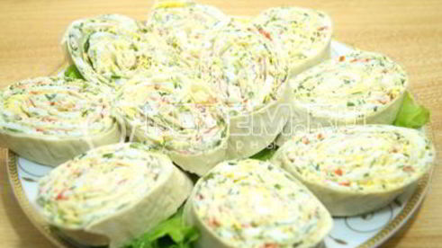 рулет из лаваша с крабовыми палочками