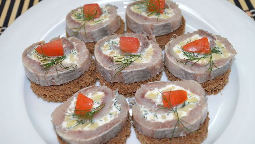 Рецепт рулета из сельди