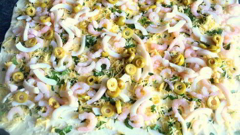 рулет с морепродуктами