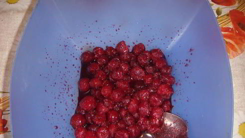 рулет с вишней