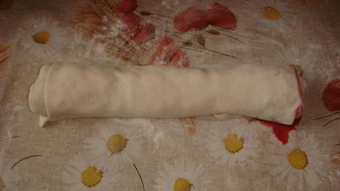 рулет с вишней