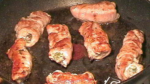 рулетики из грудки индейки с грибами