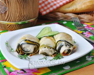 Рулетики из кабачка с куриной грудкой в мультиварке