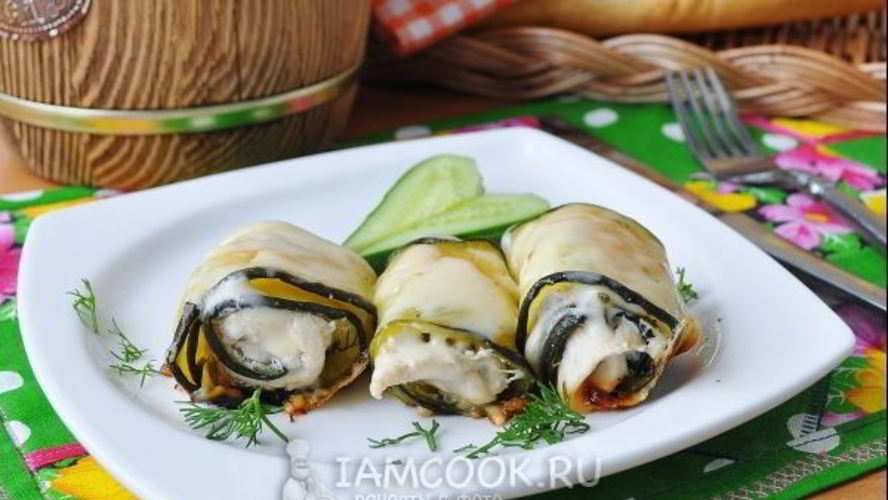 Рецепт рулетиков из кабачка с куриной грудкой в мультиварке