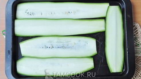 рулетики из кабачка с куриной грудкой в мультиварке