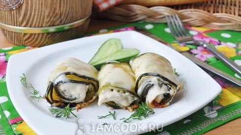 рулетики из кабачка с куриной грудкой в мультиварке