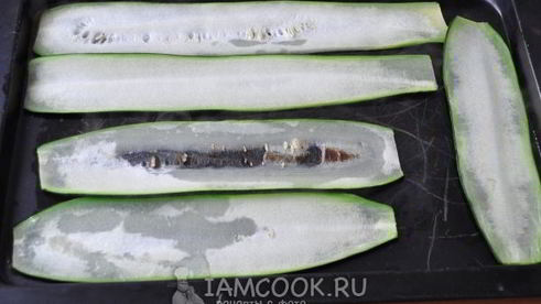 рулетики из кабачка с куриной грудкой в мультиварке