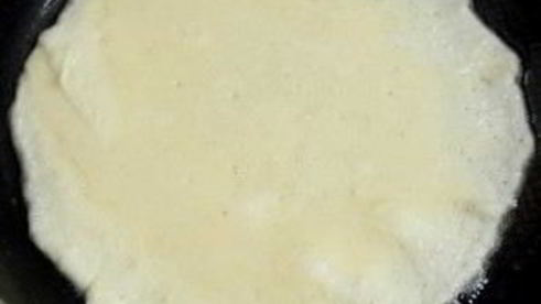 рулетики из яичных блинчиков