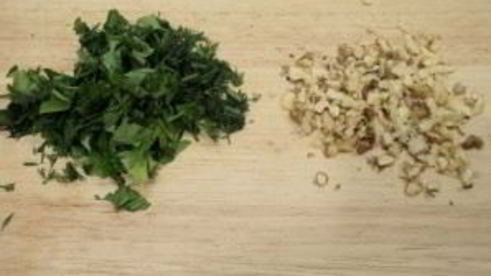 рулетики из яичных блинчиков