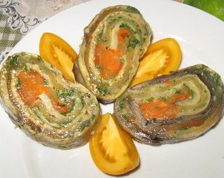 Закусочный баклажанный рулет