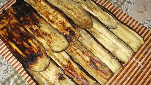 закусочный баклажанный рулет