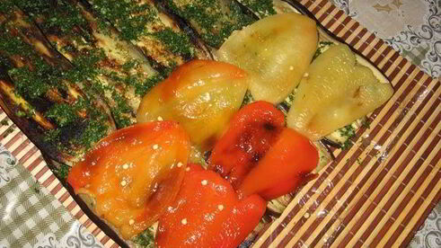 закусочный баклажанный рулет