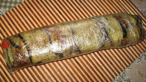закусочный баклажанный рулет